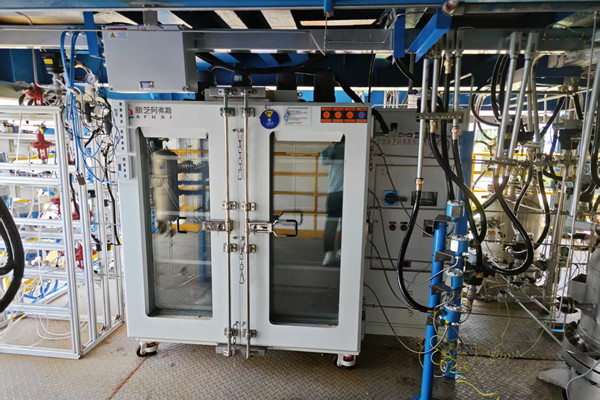 皇冠hg1088防爆制冷控温系统与高低温试验箱设备实拍图3